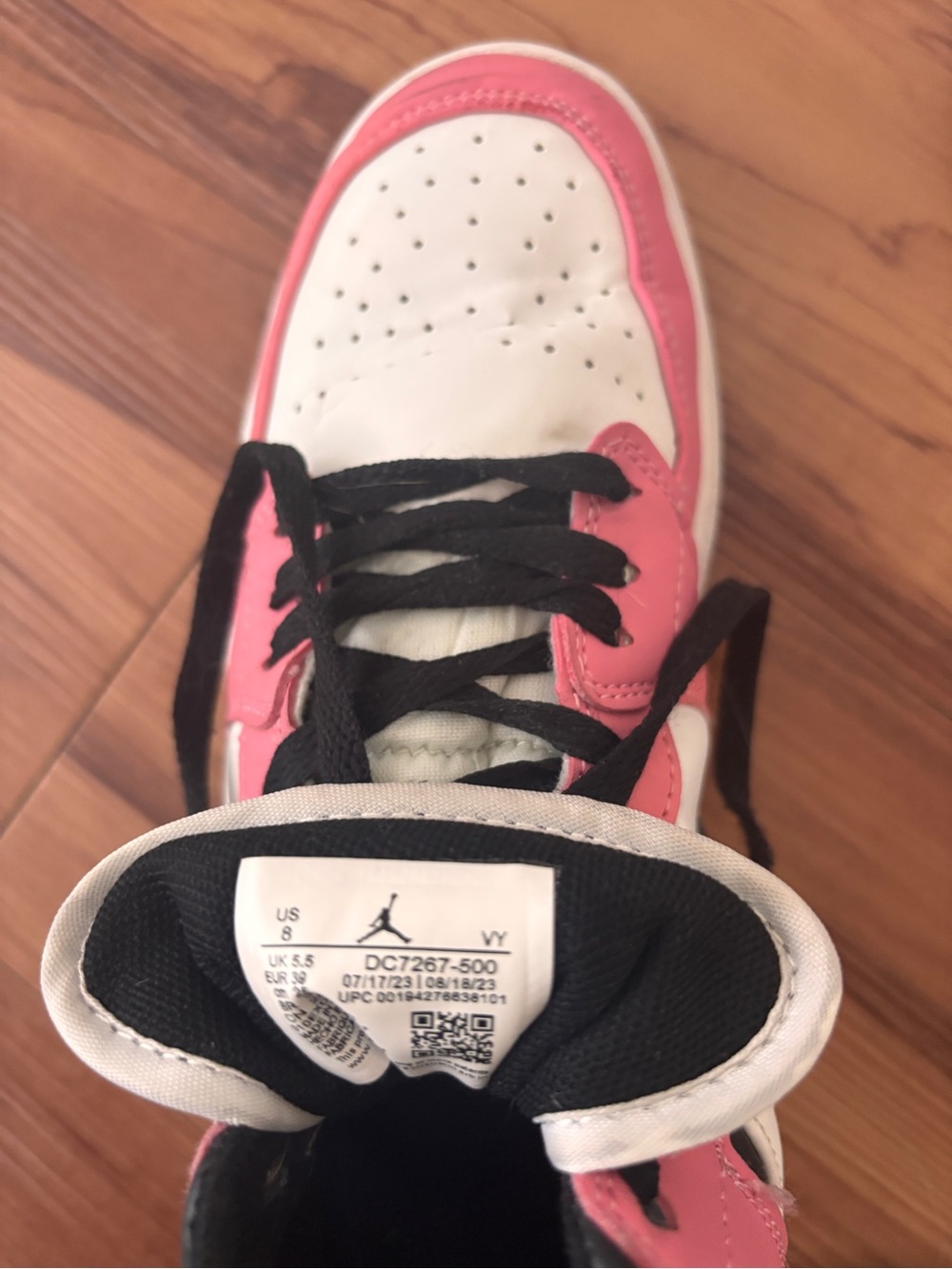 Nike Air Jordan 1 Mid Woman’s Sneakers- Size 8 - Picture 5 of 5